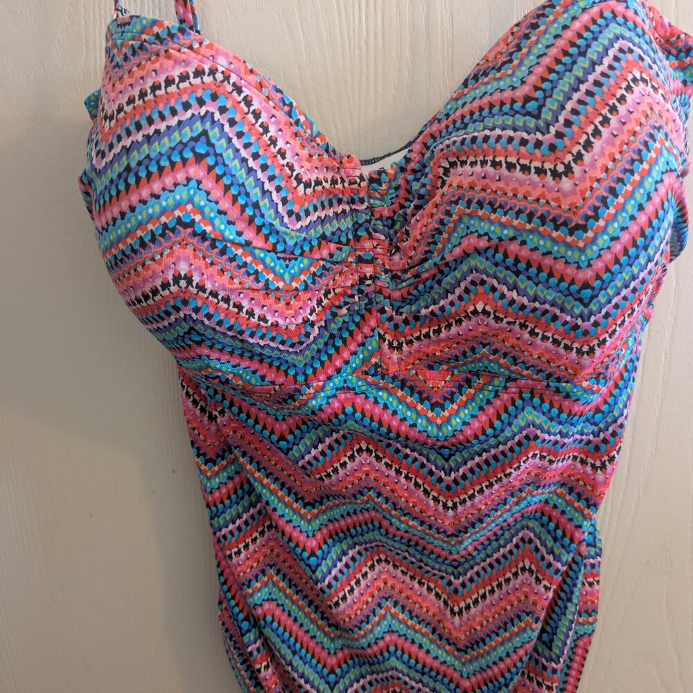 Wave Zone Colorful Chevron Stripe Adjustable Strap Ruched Side Tankini Size XL